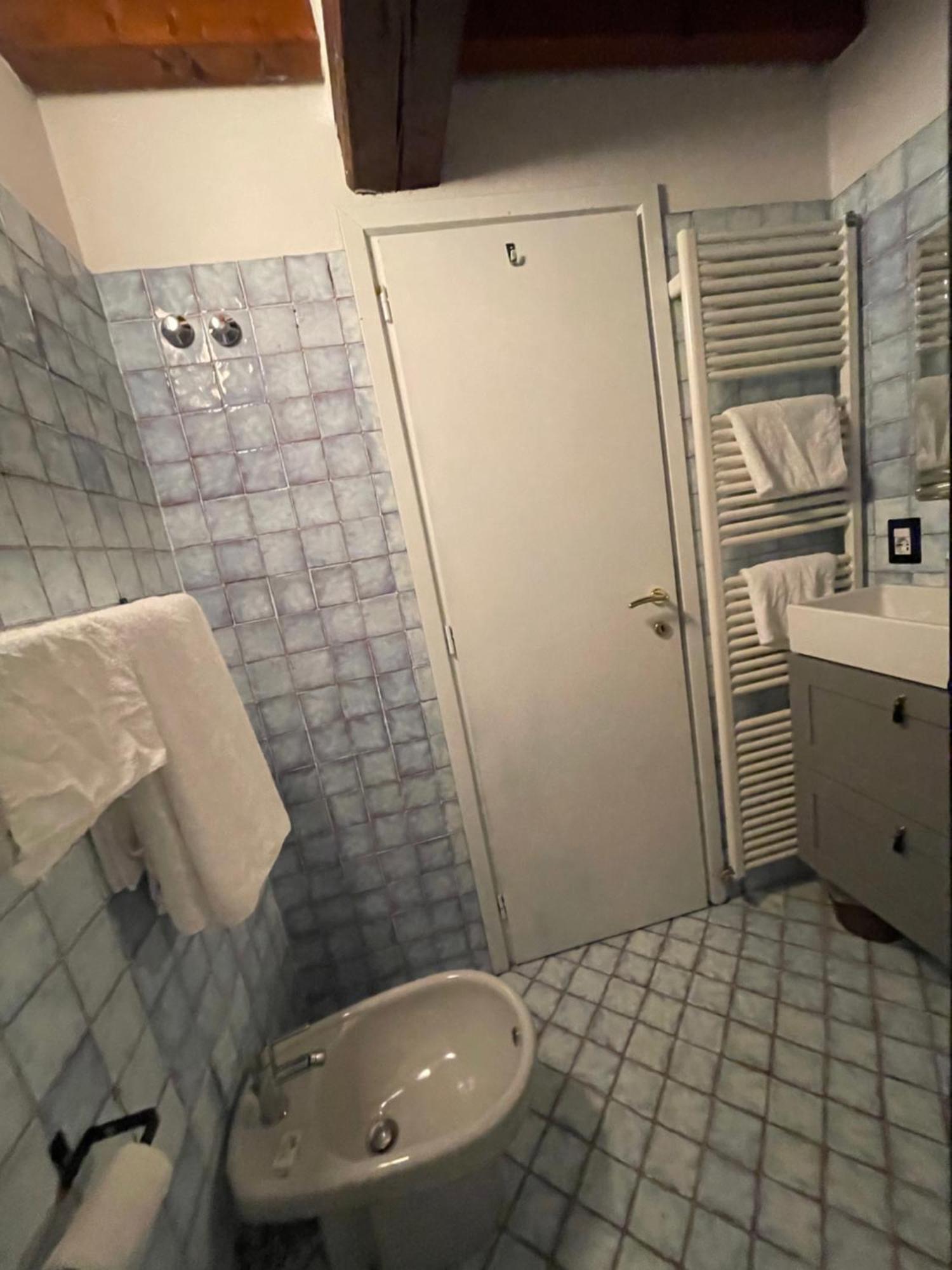 Le Camere Di Bsuites Affittacamere Парма Номер фото